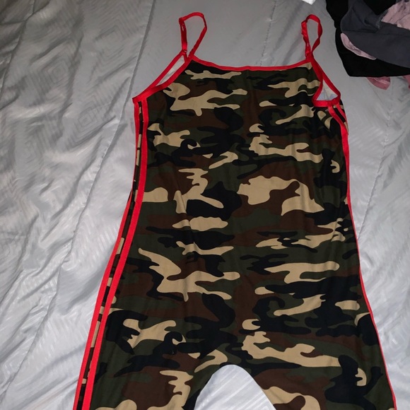 one piece - Picture 1 of 2